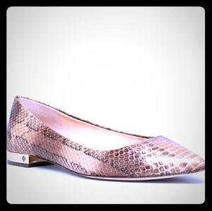 🌻💛Great 'Bedford' Snakeskin Flats🌻💛